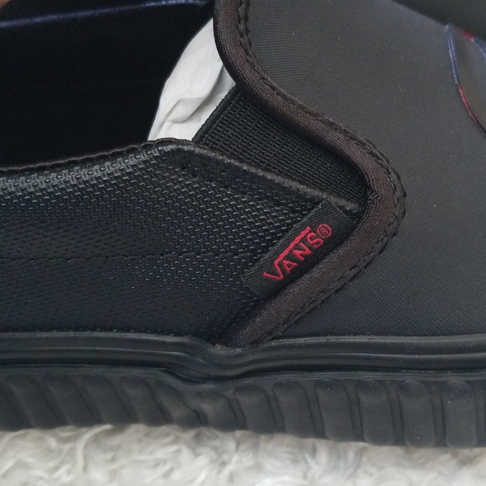 NWT Vans Marvel Black Widow Slip On - Picture 5 of 7